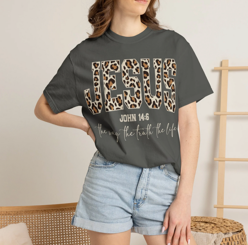 GRAPHIC TEES